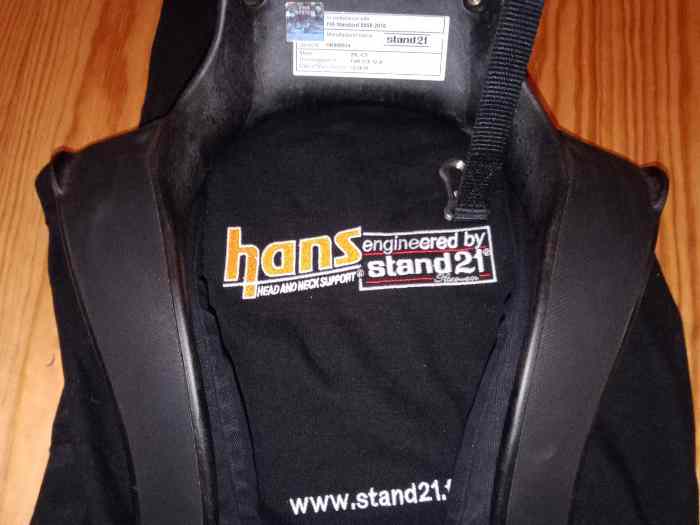 equipement pilote + copilote : casque integral OMP grand prix 7S + 2 hans 20° 4