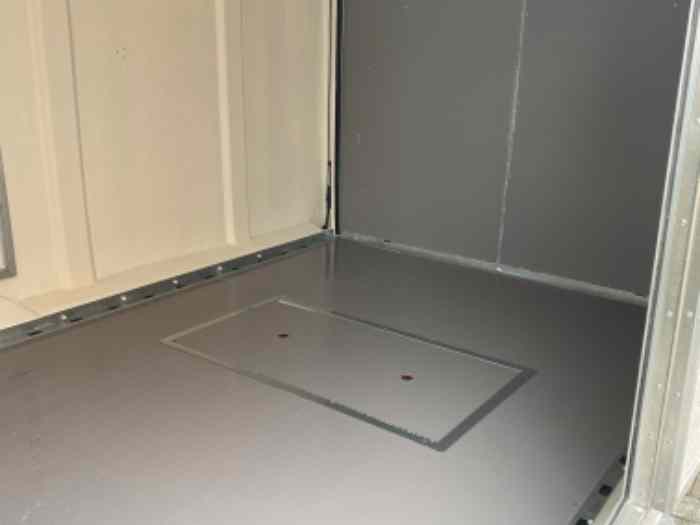 Transport de voitures ferme AST1 / Mema Racetrailers 4