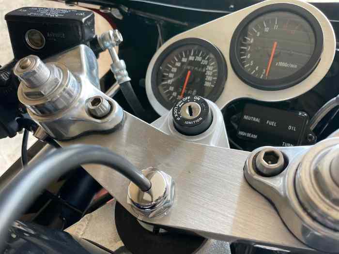 Suzuki GSXR 1100 1989 8900 kms Exceptionnel entièrement d 1