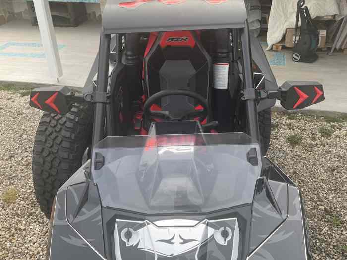POLARIS RZR 1000 RS1 2