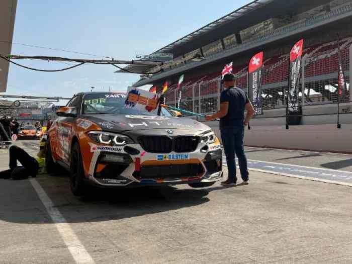 BMW M2 CS Racing 450CV 4