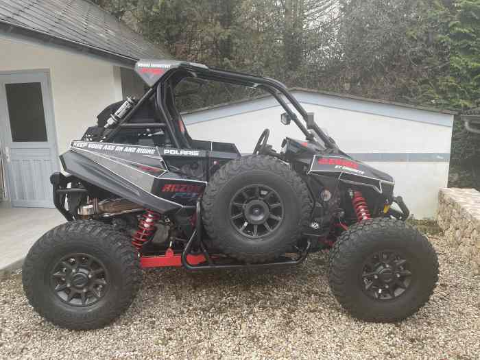 POLARIS RZR 1000 RS1 0