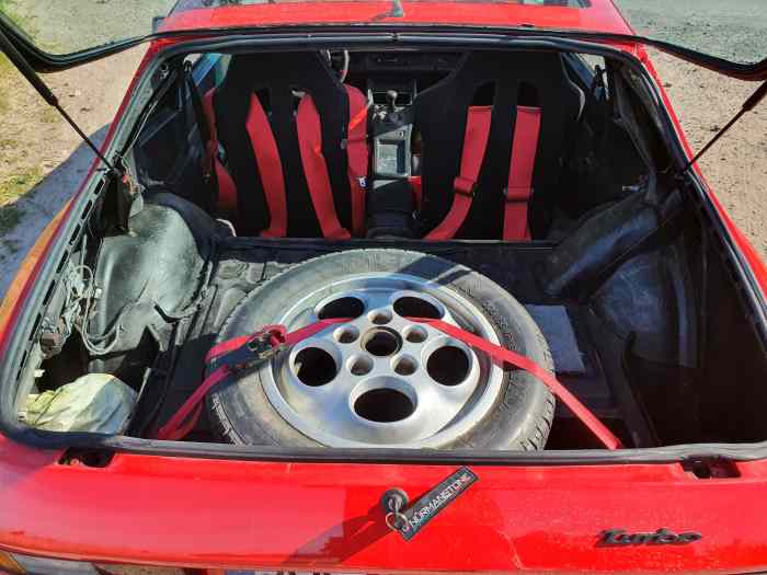 PORSCHE 944 TURBO 5