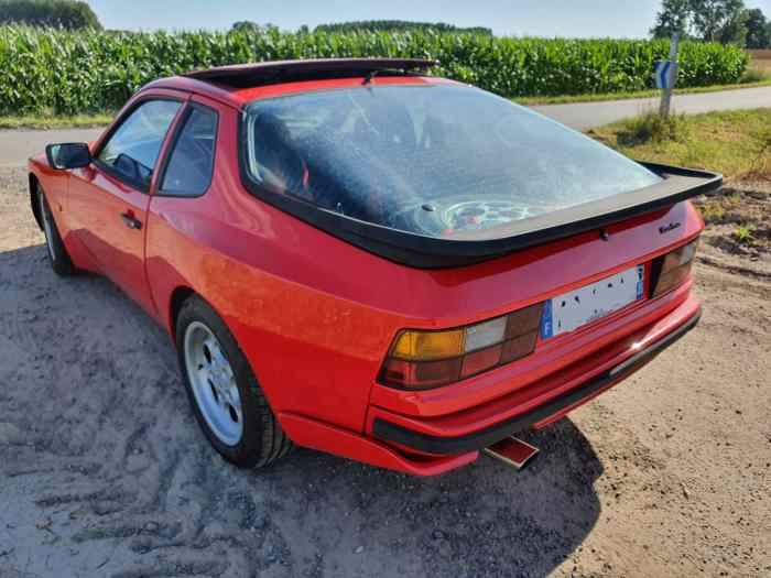 PORSCHE 944 TURBO 1
