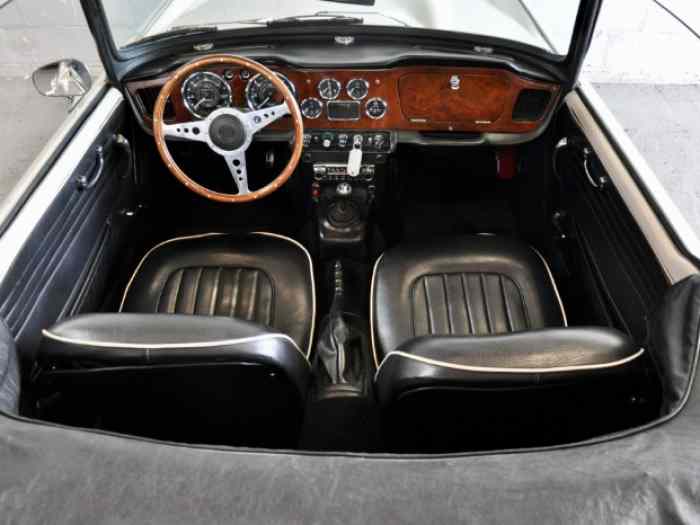 Triumph TR4A IRS 105cv ** ENTIEREMENT RESTAUREE ** 3