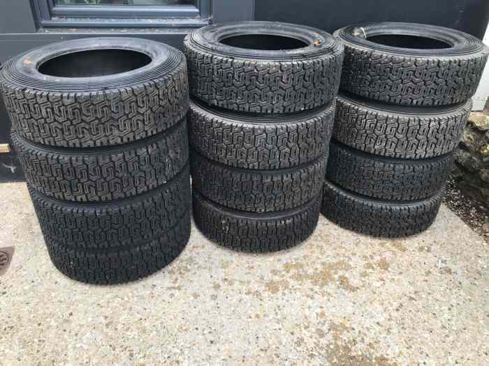 Pneus Pirelli Terre R15 et R16 0