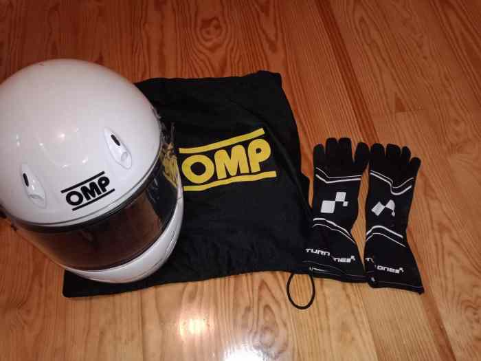 equipement pilote + copilote : casque integral OMP grand prix 7S + 2 hans 20° 0