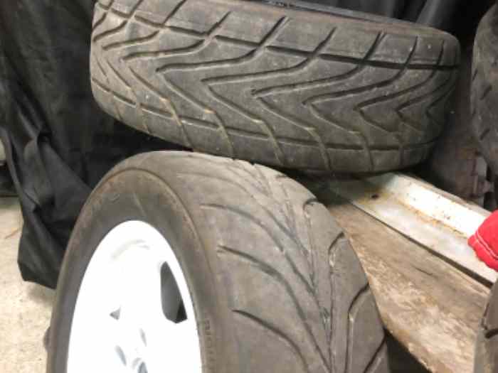 9 pneus Semi slick toyo 14 pouces 1