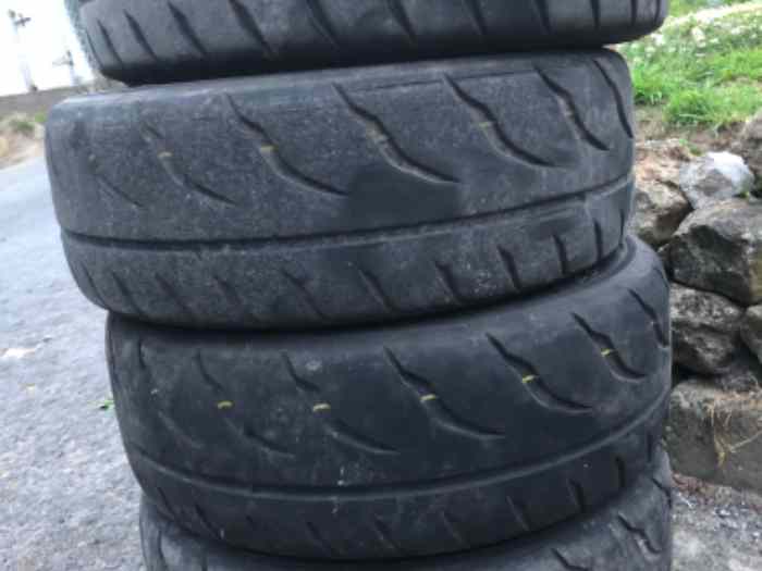 9 pneus Semi slick toyo 14 pouces 0