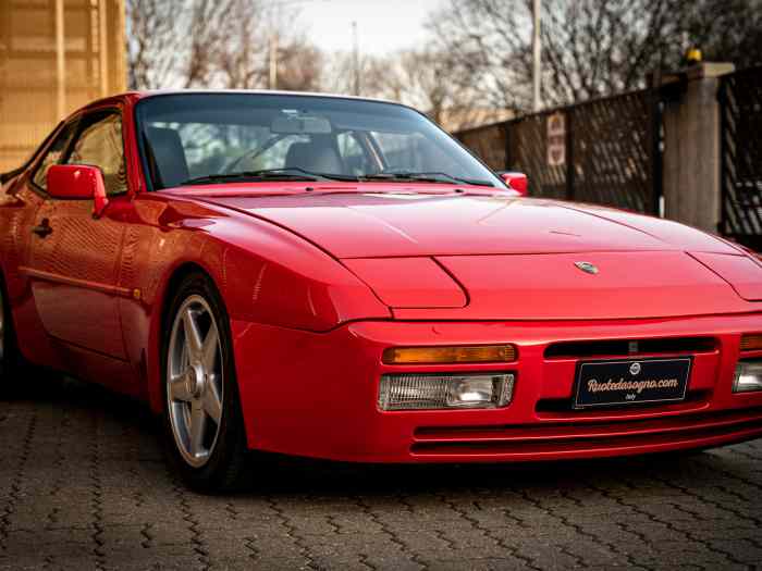 1988 PORSCHE 944 TURBO S SPEC 0