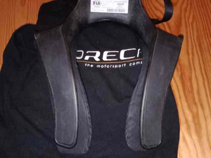 equipement pilote + copilote : casque integral OMP grand prix 7S + 2 hans 20° 2