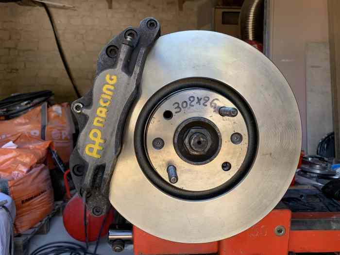 Kit Gros frein AP RACING 4 PISTON 302MM Peugeot / Citroën 0
