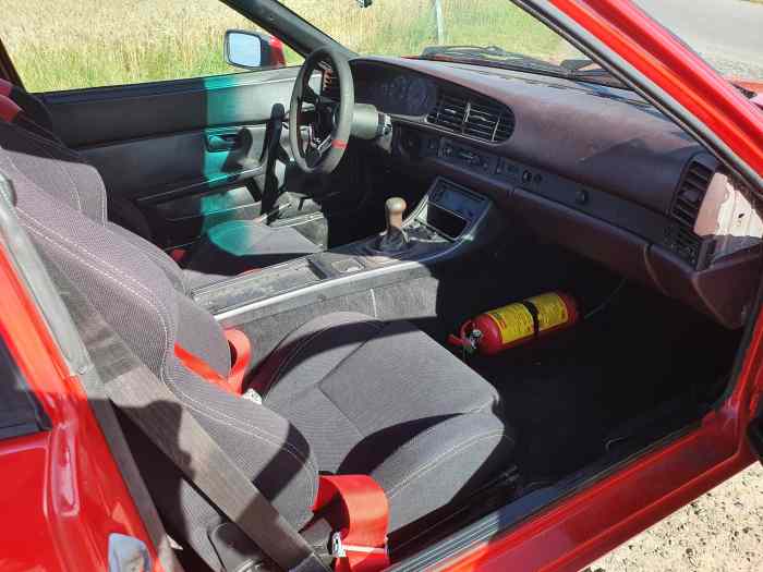 PORSCHE 944 TURBO 2