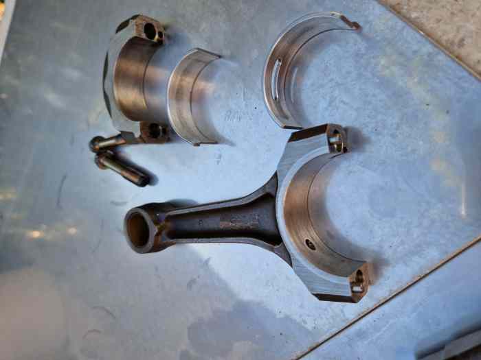 Pistons forges r5 turbo et bielles r5 turbo baguees 4