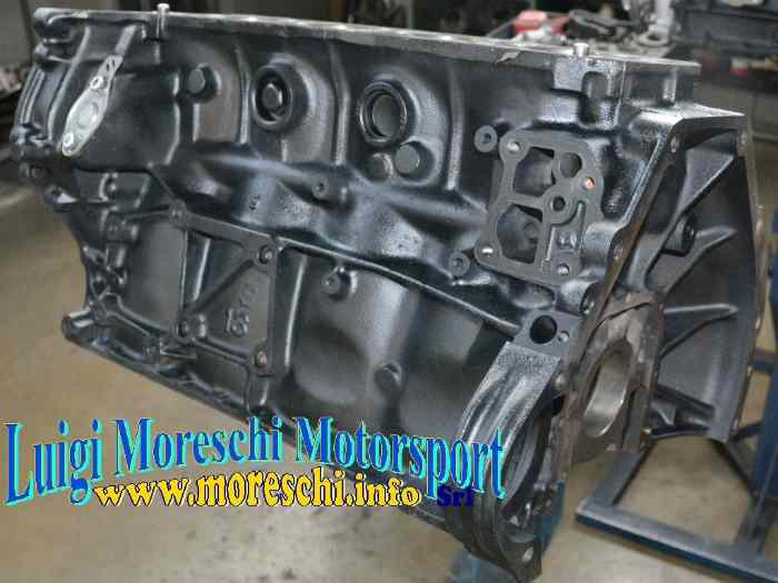 Mercedes 190E 2.3 16 Cosworth engine block 1