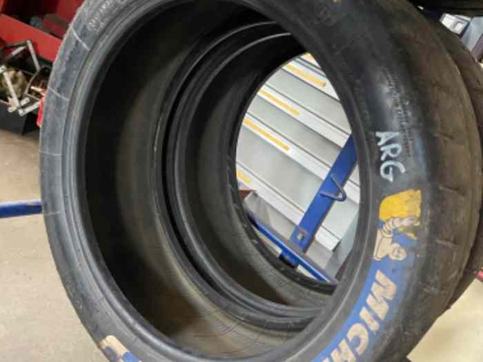 Pneus Michelin 20/65/18 livraison poss...