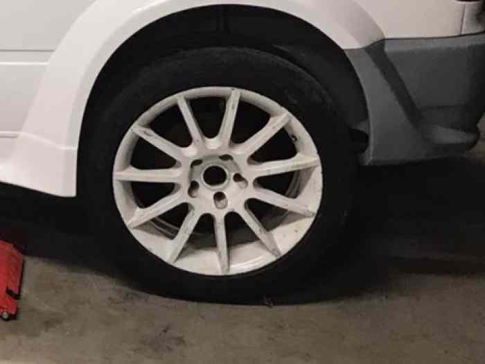 16 jantes 8x18 et20 BMW compact