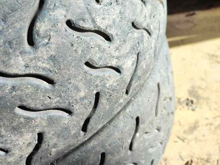 Lot Pneus Hankook 170/560/14 2