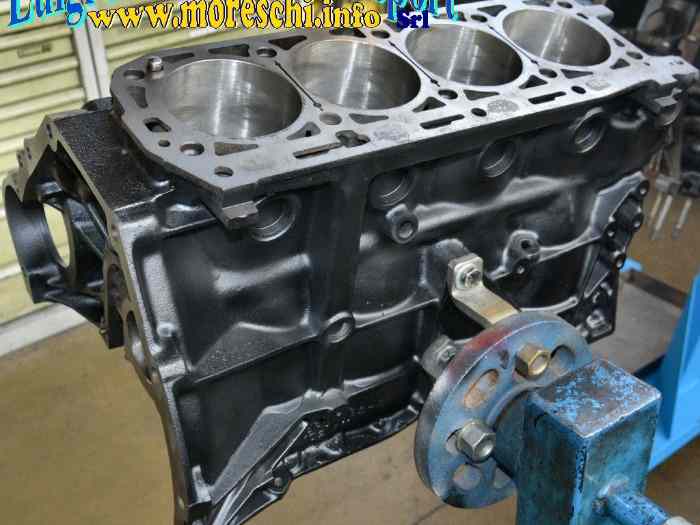 Mercedes 190E 2.3 16 Cosworth engine block 2