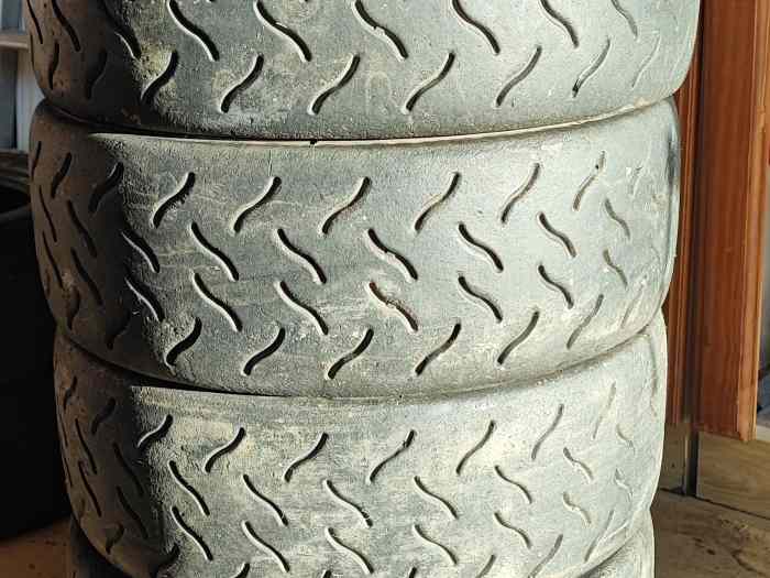 Lot Pneus Hankook 170/560/14 0