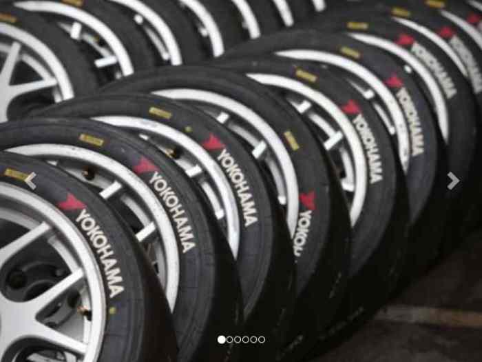 2 slicks 16 pouces 230 Yokohama ADVAN A005 0