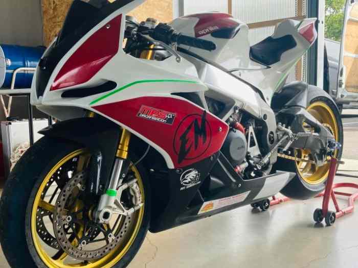 APRILIA RSV4 PISTE / ou ÉCHANGE 1