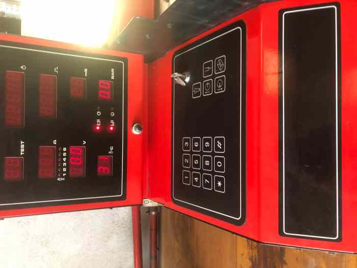 BANC DE TEST ET NETTOYAGE INJECTEURS ESSENCE 1
