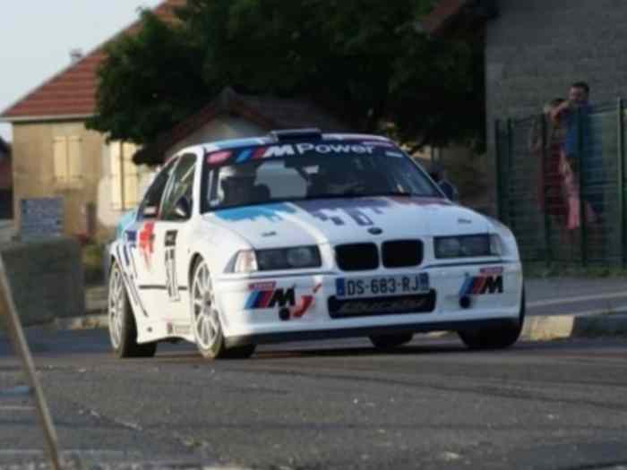 BMW Compact F2000/14 – photo 2 sur 3
