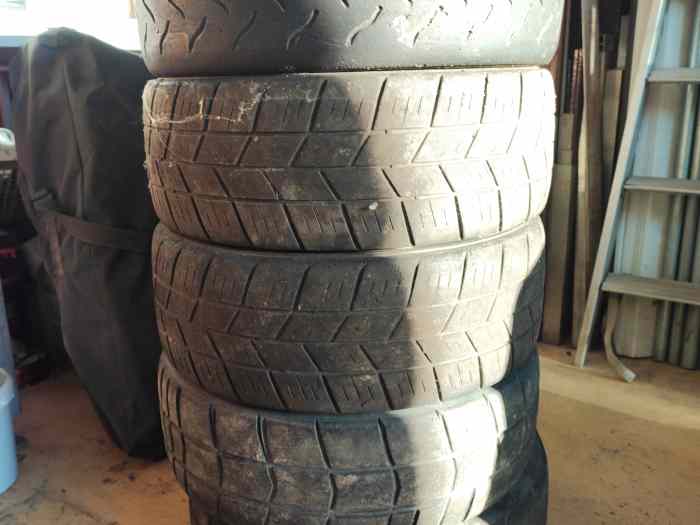 Lot Pneus Hankook 170/560/14 4