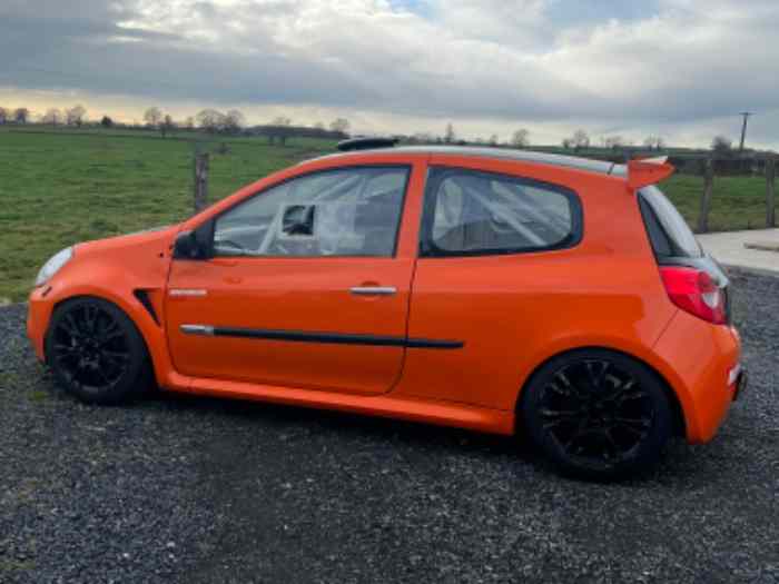 Clio cup x85 1