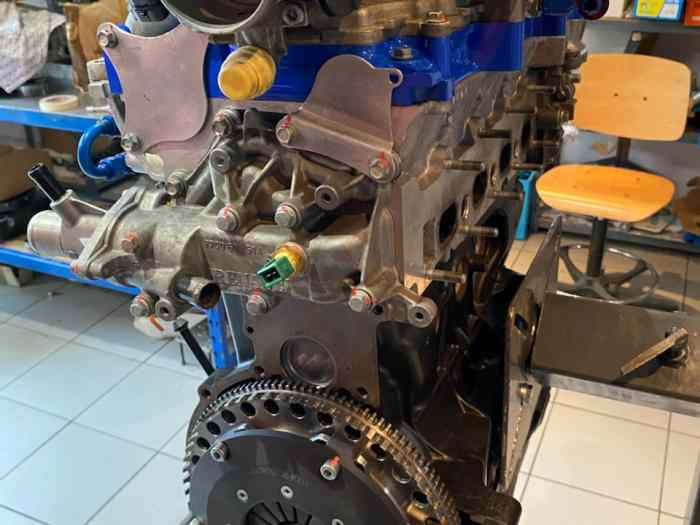 Moteur F4R F2000. 1