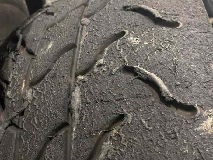 Lot de pneus Michelin et Hankook 16 2