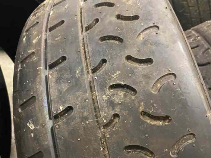 Lot de pneus 18´ Yokohama 5