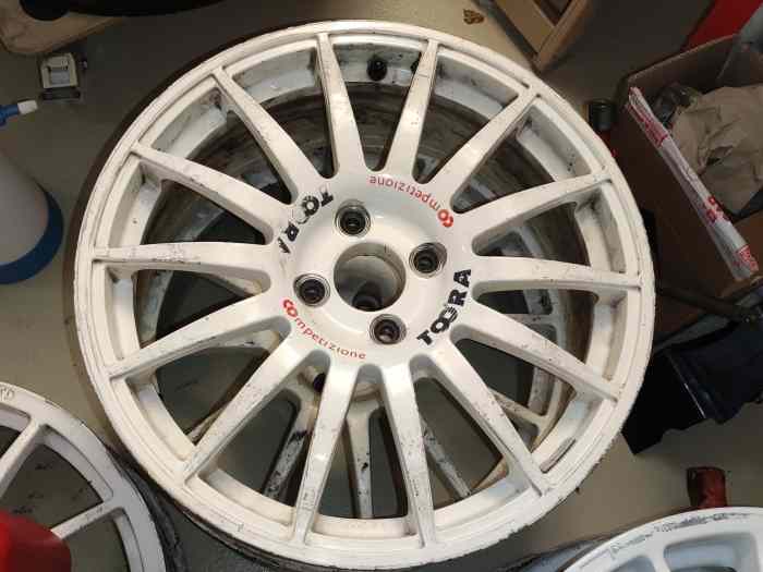 Toora Rims Jantes Toora 7x17 4x100 et43 Renault - pièces et voitures de course à ...