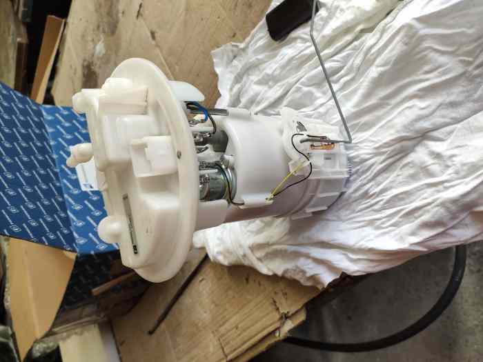 pompe à essence type 208 R2 (206 RC, C2) 0