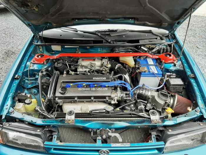 Mazda 323 gtx 2
