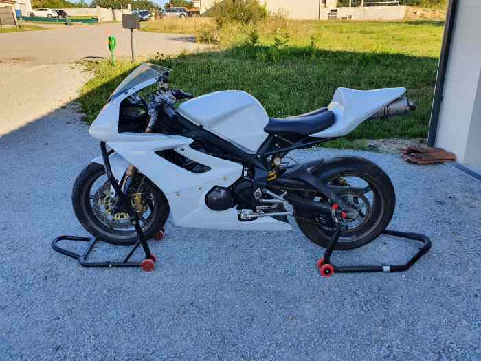 Triumph daytona 675 0