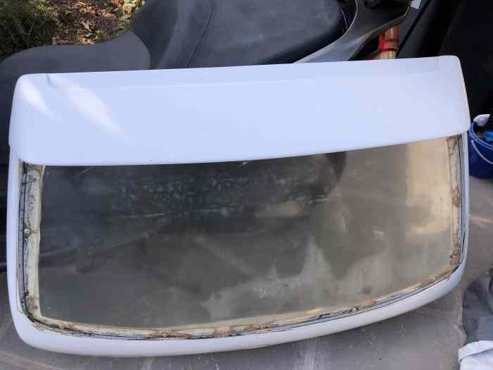 Hayon 106 rallye en fibre avec vitre plexi 0
