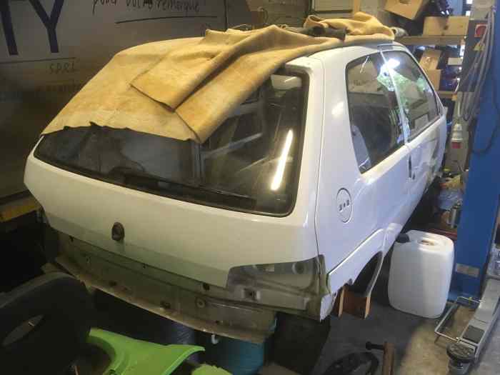 Peugeot 106 1300 rallye (caisse complète)