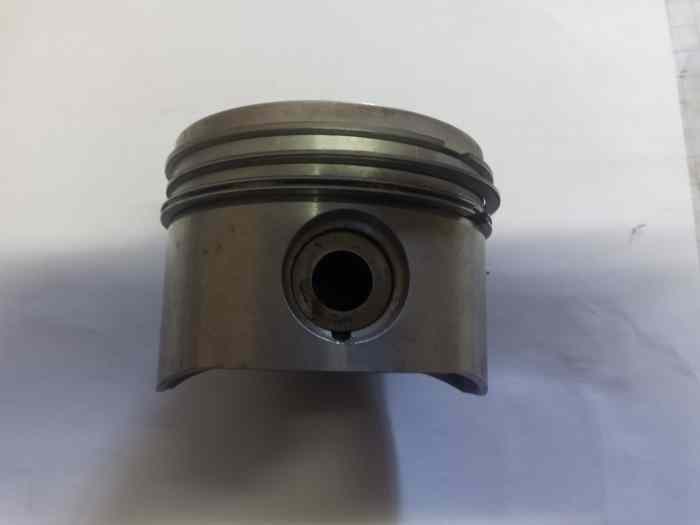 4 Pistons mahle 205 turbo 16 neuf 2