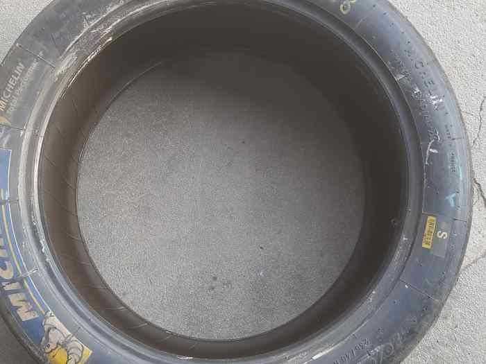 Vends pneus Michelin S 20-65-18 2