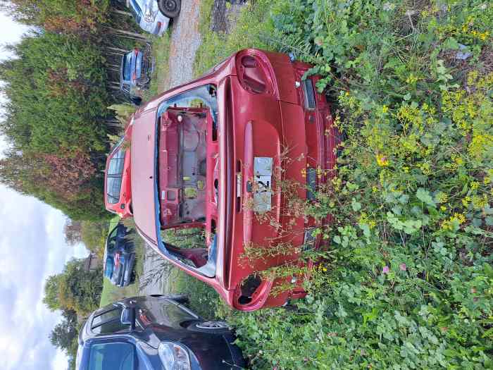 Caisse megane coupé – photo 2 sur 4