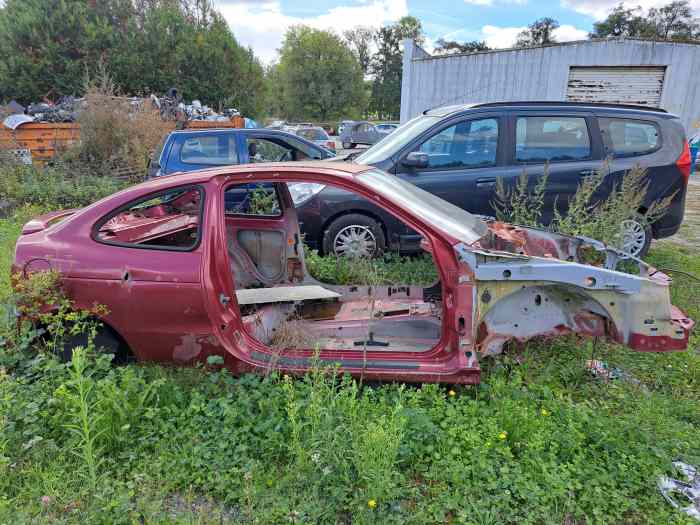 Caisse megane coupé – photo 4 sur 4