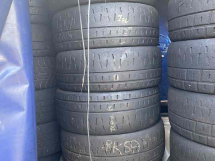 Lot pneu Pirelli 18 1