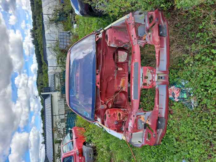 Caisse megane coupé – photo 1 sur 4