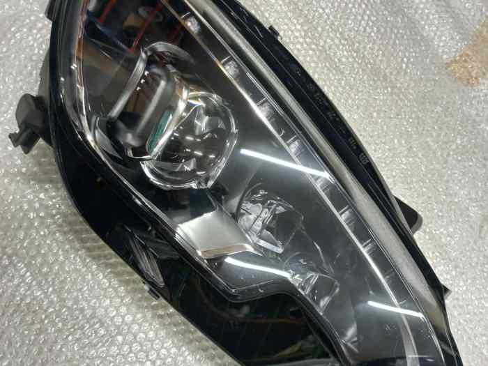Optiques gauche full led T9 peugeot 30...
