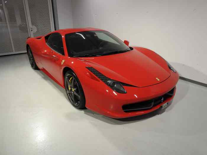 FERRARI 458 Italia 4.5 V8 (Coupé) à 10...