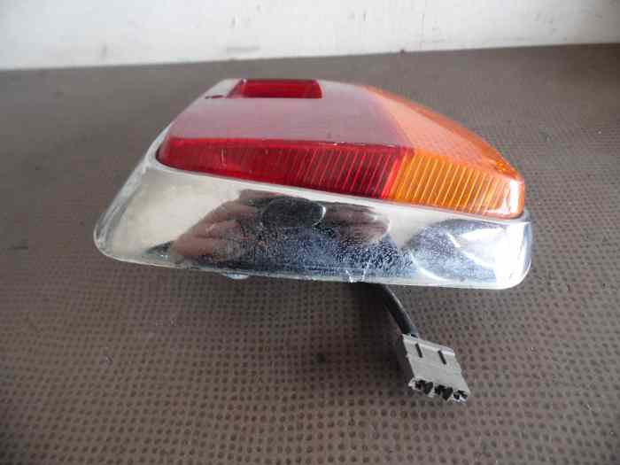FEU ARRIERE DROIT CIBIE 8076C PEUGEOT 304 COUPE & CABRIOLET 2