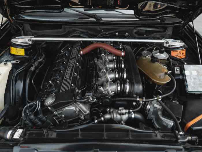 BMW M5 (E28) 1988 4