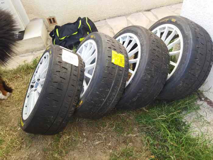 Lot pneu Pirelli neuf / occasion 1